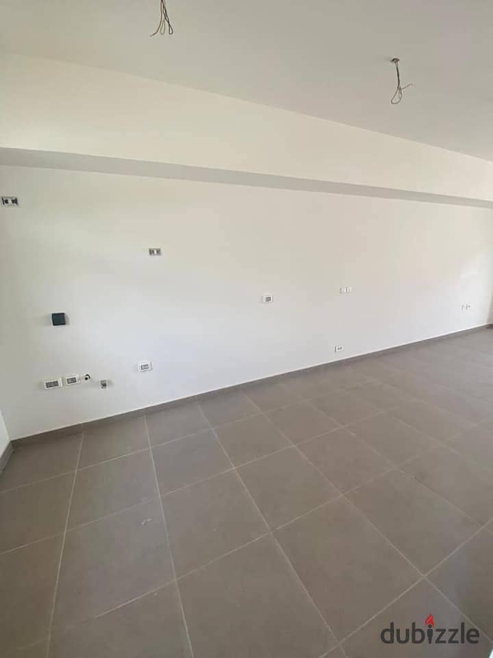 A fully finished two-room apartment for sale in Shorouk City, in front of the International Medical Center in AL Burouj Compound 6