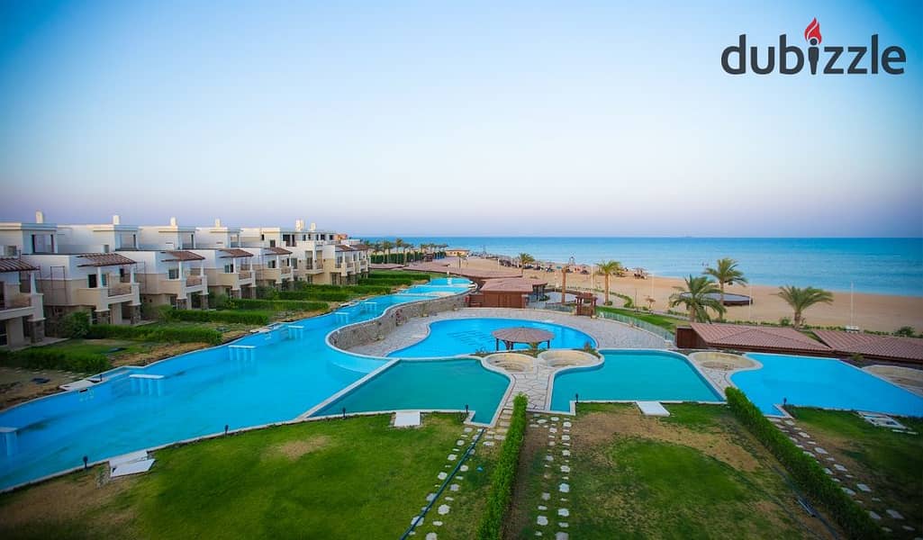 Chalet with garden for sale, fully finished, overlooking the sea in Ain Sokhna, the lowest down payment and the longest payment, in Blue blue village 2