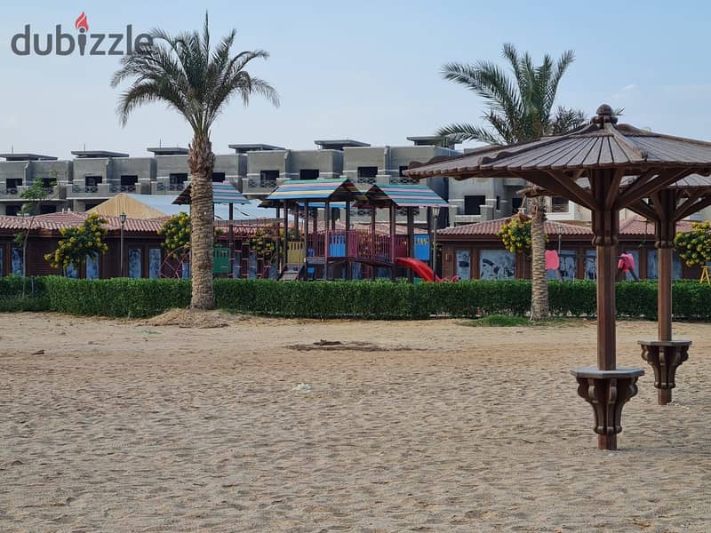 Chalet with garden for sale, fully finished, overlooking the sea in Ain Sokhna, the lowest down payment and the longest payment, in Blue blue village 11