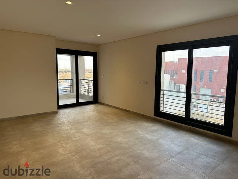 Appartment for sale 190m innew cairo trio gardens compound open view 3