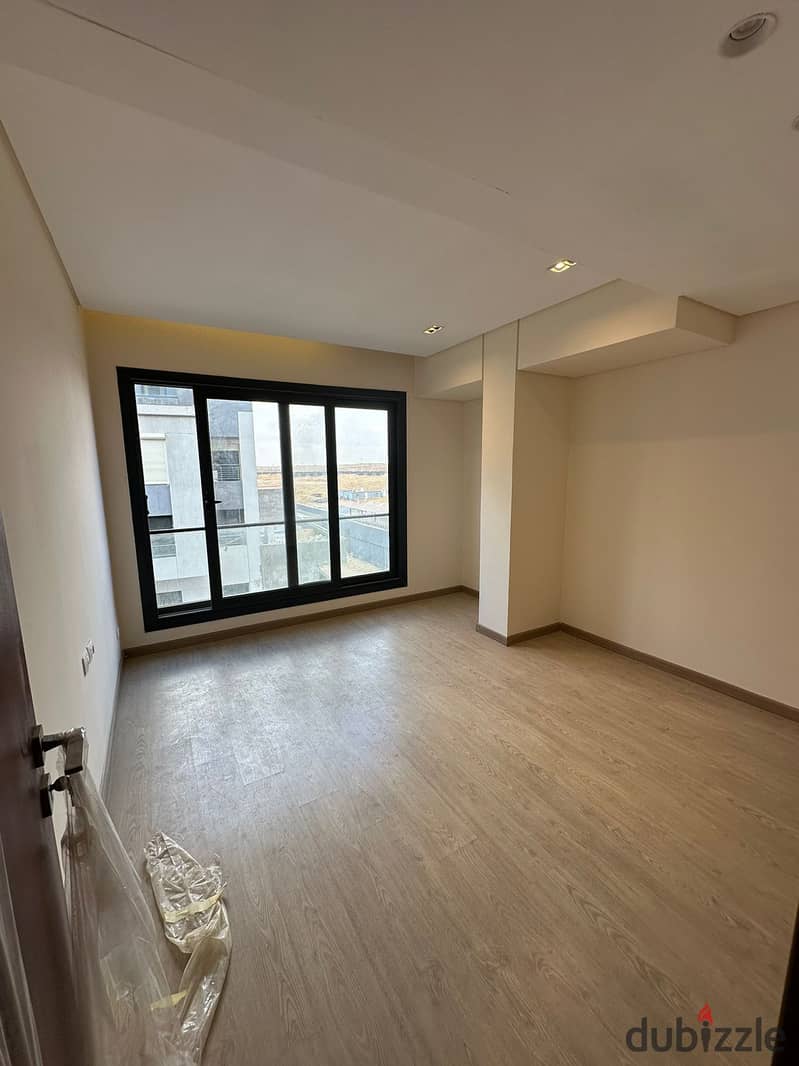 Appartment for sale 190m innew cairo trio gardens compound open view 4