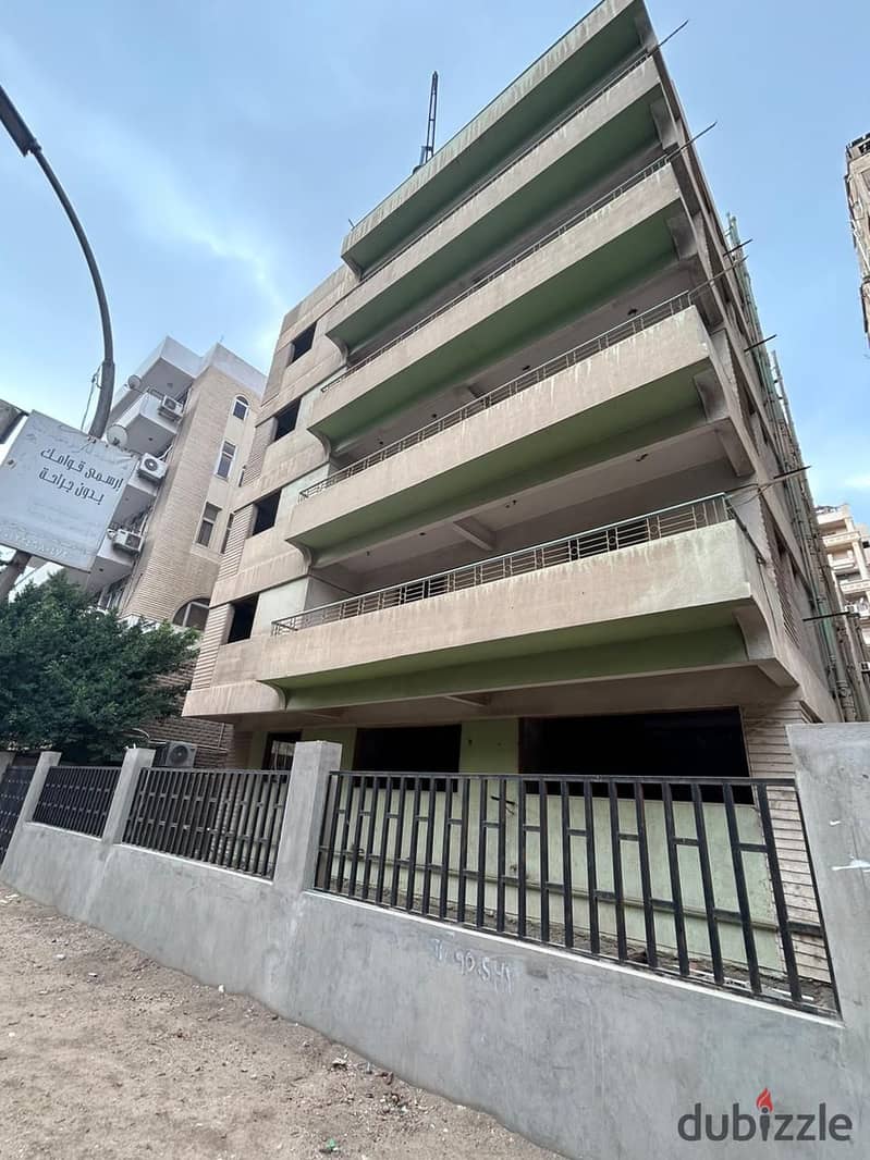 Building For sale ,550m in Moustafa El Nahaas St. 1