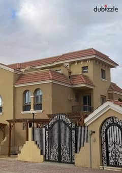 فيلا فخمه للبيع بسعر شقة سور بسور مع مدينتي ( كمبوند فيلات فقط ) - Luxury Villa For Sale ( Old Price ) Next To Madinaty ( compound for villas only ) 0