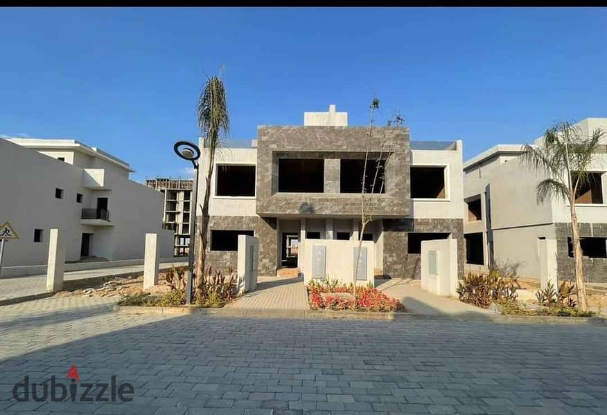 فيلا للبيع علي المفتاح امام الأهرامات بأكتوبر /Villa ready to move directly infront of pyramids 3