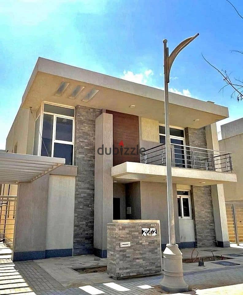 Villa for sale infront of airport in fifth settl / فيلا للبيع بأقل سعر امام المطار بالتجمع الأول 1