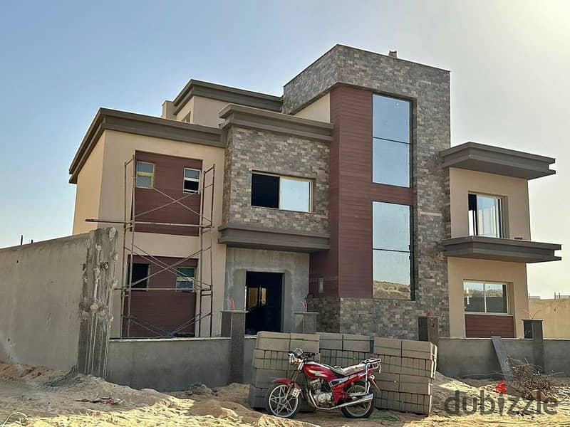 Villa for sale infront of airport in fifth settl / فيلا للبيع بأقل سعر امام المطار بالتجمع الأول 4