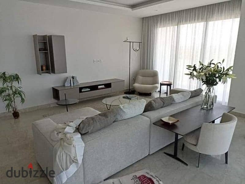 بنتهاوس للبيع بروف مفتوح على جولدن سكوير بسعر لقطه Penthouse for sale with open roof on Golden Square at a snapshot price 5