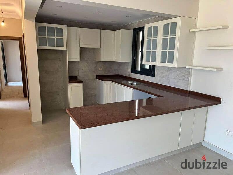 بنتهاوس للبيع بروف مفتوح على جولدن سكوير بسعر لقطه Penthouse for sale with open roof on Golden Square at a snapshot price 6