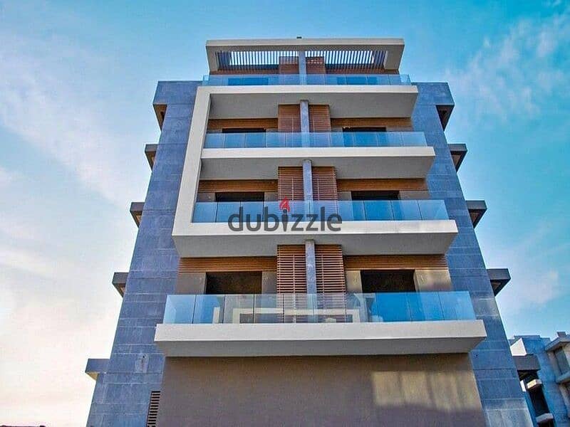 بنتهاوس للبيع بروف مفتوح على جولدن سكوير بسعر لقطه Penthouse for sale with open roof on Golden Square at a snapshot price 11