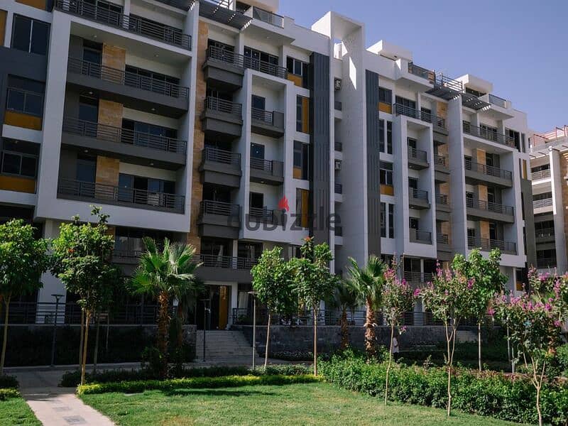 Apartment for sale in Fifth Settlement, Golden Square Icon Compound with only 15% down payment A distinctive view of the landscape 1