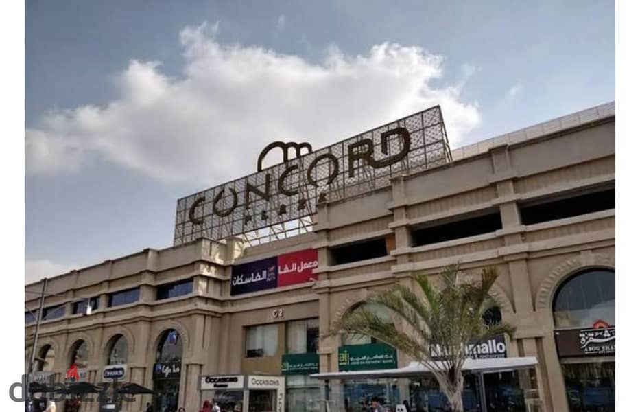 Retail for rent Concord plaza mall 400 m Double Hight price 600,000 5