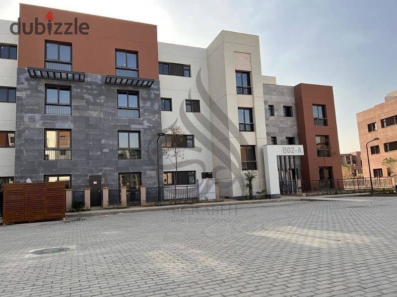 تاون هاوس ميدل لوكيشن للبيع في ديستريكت 5 التجمع الخامس town house midlle Very prime location for sale in District 5  new cairo 3