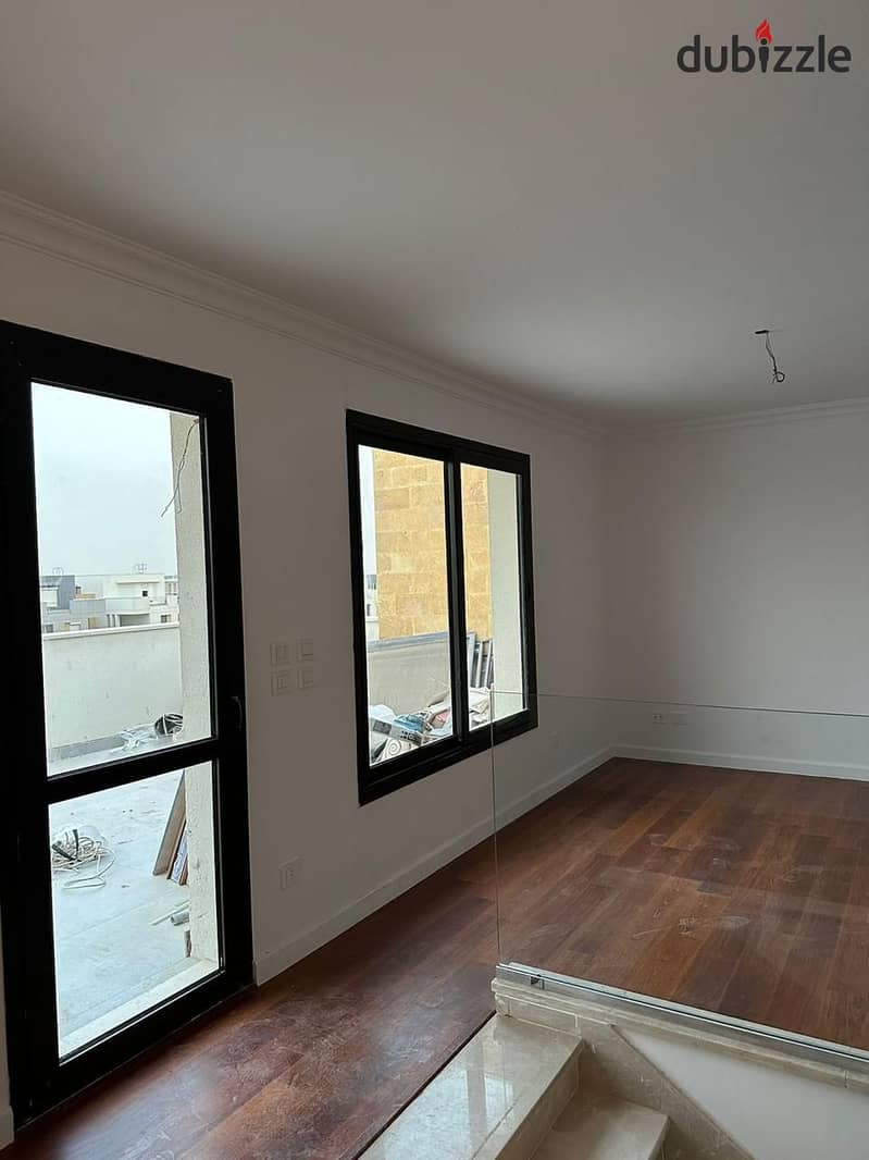 Prime location, super lux finishing duplex for rent in Eastown 4