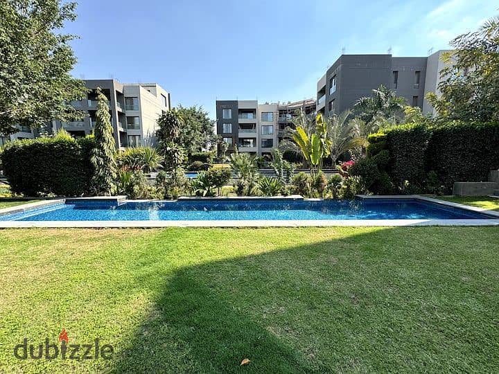 3 bedrooms, 136 square meters, with a 130-meter garden, in front of the airport, near Nasr City and New Cairo, and at the entrance to the compound 4