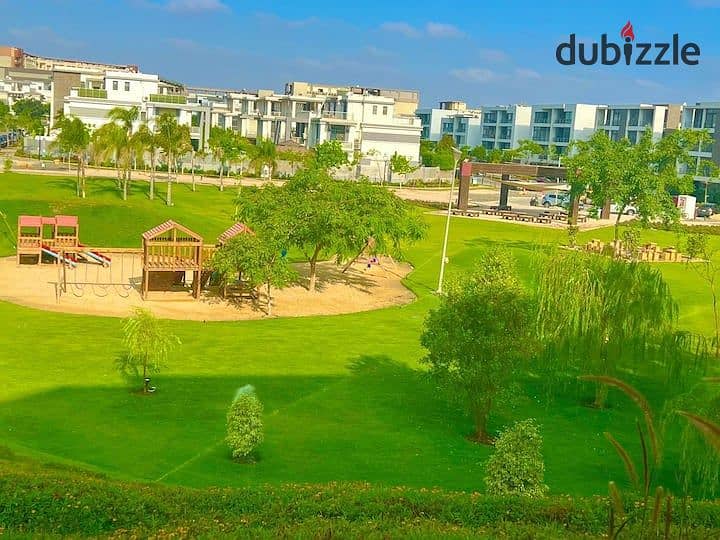 3 bedrooms, 136 square meters, with a 130-meter garden, in front of the airport, near Nasr City and New Cairo, and at the entrance to the compound 7