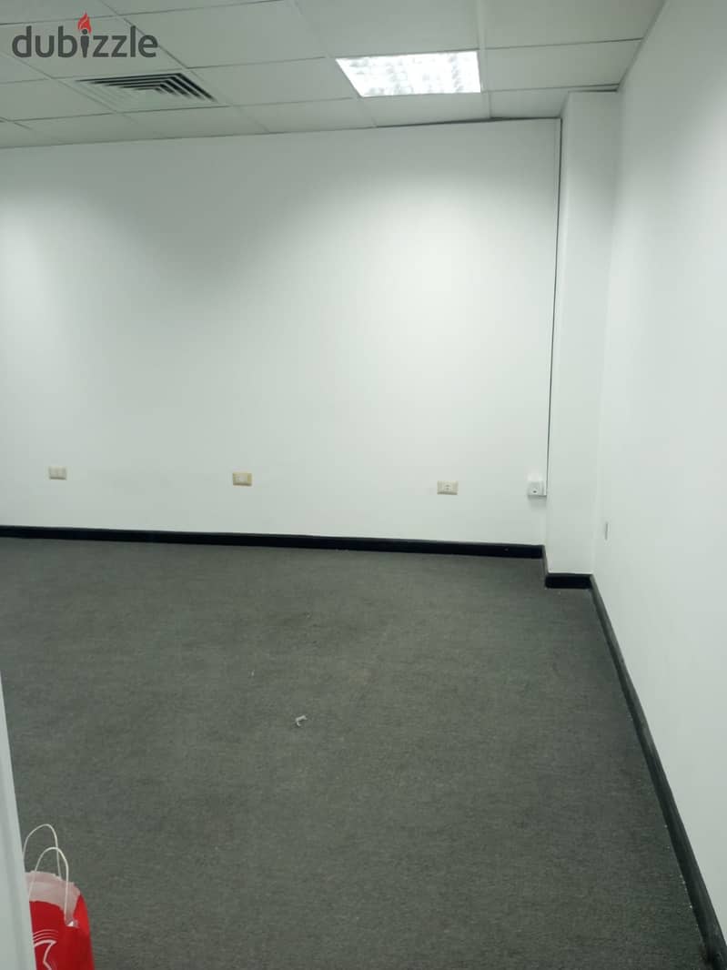 Administrative office for rent 120 m at a special price in a vital area and close to all transportation in the Fifth Settlement 2