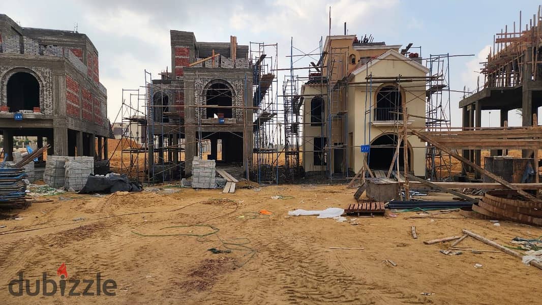 استلم فوري  فيلا 174 متر تاون هاوس town house في كافانا ليكس cavana lakes في كمبوند سراي sarai بجوار مدينتي باقل سعر في السوق 2