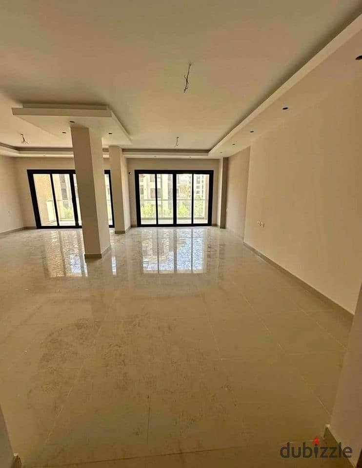 Apartment with garden 150m super luxurious in Sodic East Compound a prime location near the British University, minutes to madinty8 years installment 6