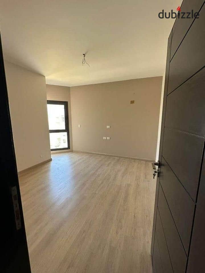 Apartment with garden 150m super luxurious in Sodic East Compound a prime location near the British University, minutes to madinty8 years installment 22