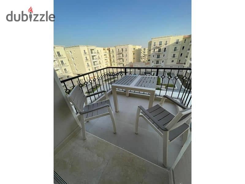 Apartment for rent in mivida boulevard Private pool 2parking 3