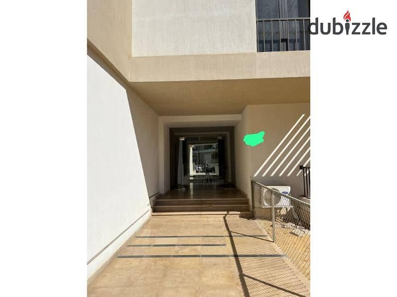 Apartment with garden for sale in Fifth Square super lux 4