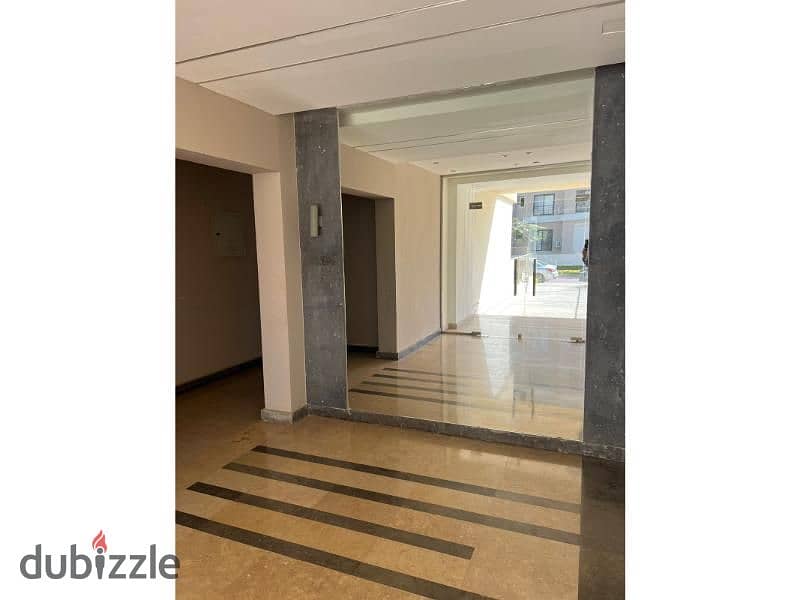 Apartment with garden for sale in Fifth Square super lux 6