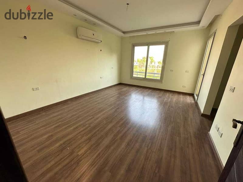 Townhouse villa for sale at the old price inside the Iwan Sheikh Zayed Compound in installments over 8 years with a 10% down payment 5