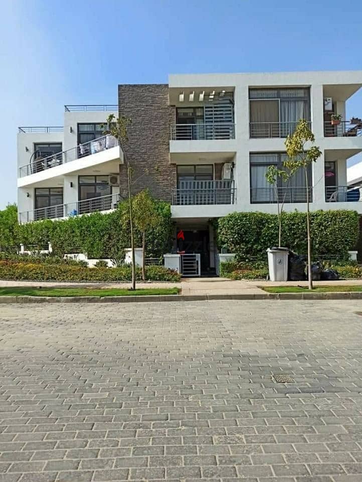 3-room apartment with private garden for sale in front of Cairo Airport directly on Suez Road with 10% down payment 1