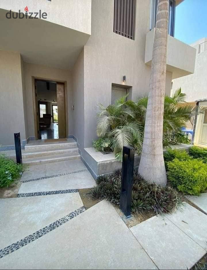 Villa for sale directly on Suez Road in the First Settlement in front of the Kempinski Hotel in Taj City Compound with a discount of up to 35% 2