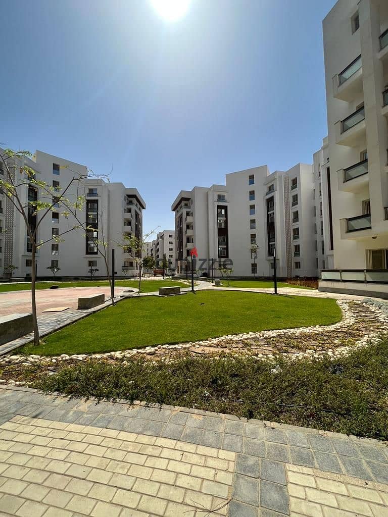 Enjoy luxury and get immediate delivery of a fully finished 158 sqm apartment with the lowest down payment and a 15% discount in Al Maqsad Compound 11