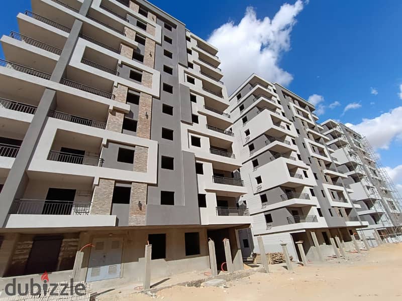 93 meter apartment for sale in Zahraa El Maadi inside a full-service compound next to Wadi Degla Club, immediate receipt and installments over two yea 5