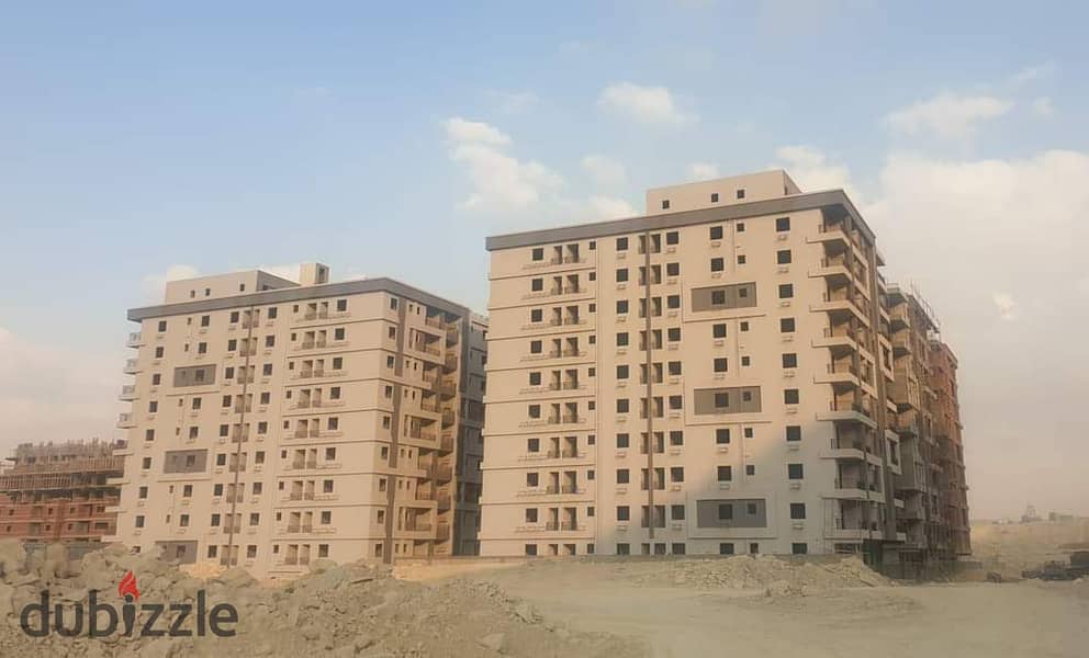 93 meter apartment for sale in Zahraa El Maadi inside a full-service compound next to Wadi Degla Club, immediate receipt and installments over two yea 24