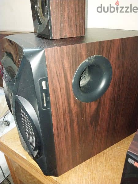 2b subwoofer + 4 speakers 3