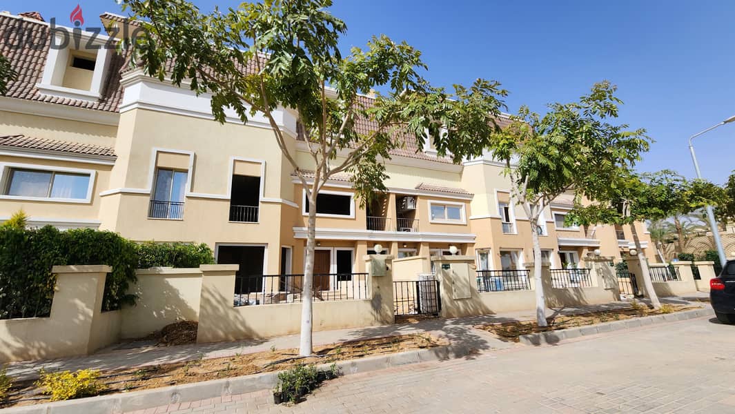 تاون هاوس كورنر للبيع 240 متر في سراي مستقبل سيتي بجوار مدينتي على محور الامل Townhouse corner for sale 240 m² in sarai, mostakbal city next madinaty 15