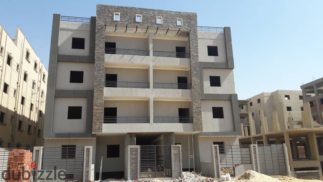 Immediate receipt of a 179 sqm front apartment, fully finished, in El Shorouk, first floor, at a special price 2