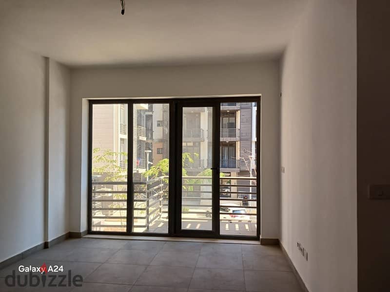 Apartment for sale in Madinaty, 77 sqm, in the most distinguished stages of Madinaty, and I will renovate it with 8, a total of 86 downpayments and in 11