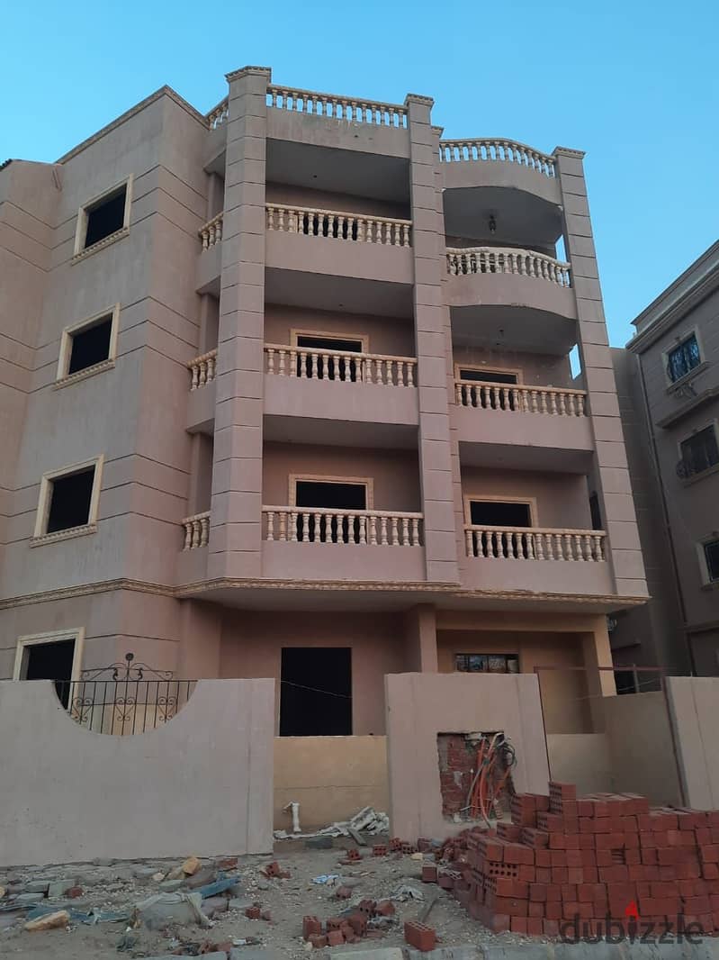 A 250 sqm apartment with a 50 sqm roof garden for sale in Shorouk, immediate receipt, complete with facilities 5