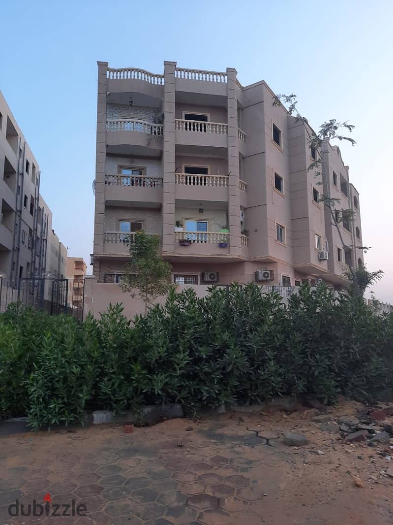 A 250 sqm apartment with a 50 sqm roof garden for sale in Shorouk, immediate receipt, complete with facilities 6