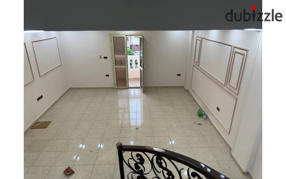 Penthouse in the Fifth Settlement, First District / بنتهاوس بالتجمع الخامس الحي الاول ڤيلات 6