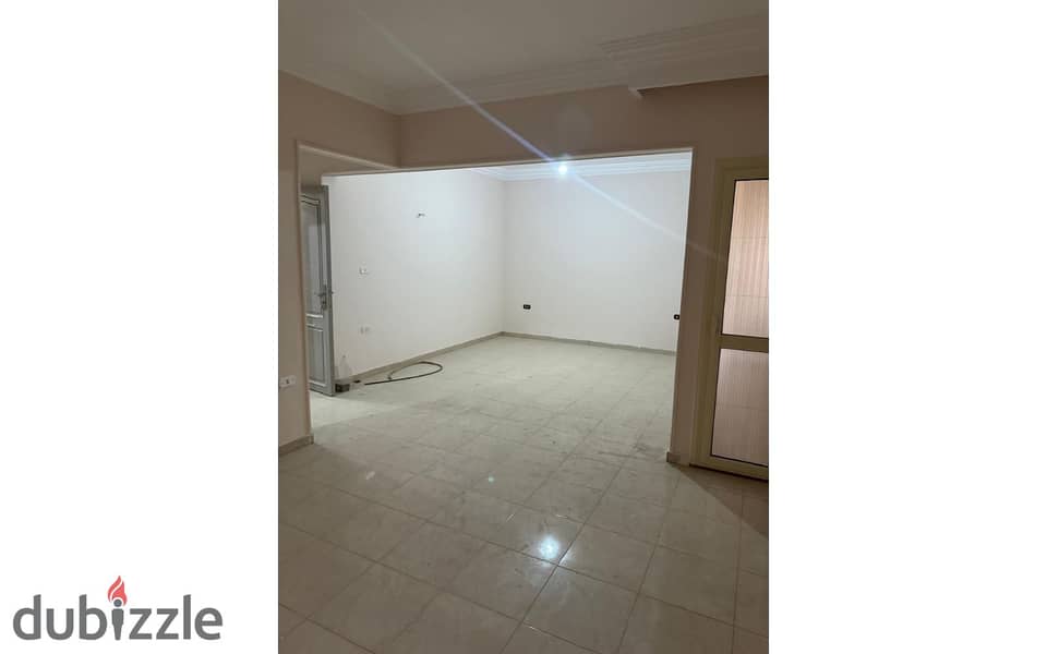 Penthouse in the Fifth Settlement, First District / بنتهاوس بالتجمع الخامس الحي الاول ڤيلات 14