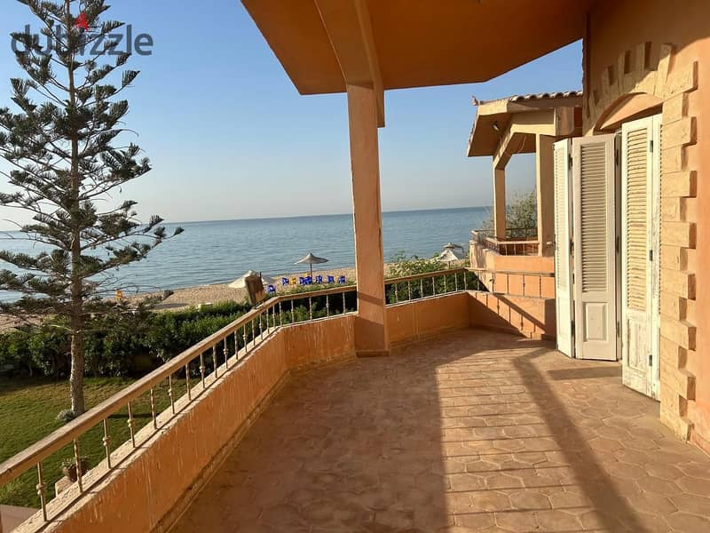 فرصه رائعة فيلا دورين على البحر 350م sea view متشطبه الترا سوبر لوكس بالفرش قابله للتفاوض 4