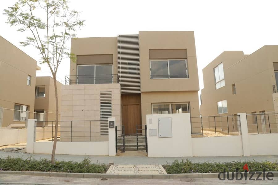 townhouse under market price for sale in palm hills new cairo 200m , prime location with installment 1