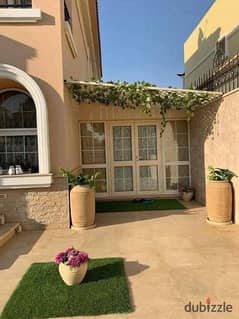 With a down payment of 800 thousand, own a distinctive villa, Town House, corner, 212 square meters, with a distinctive division, overlooking the land 0