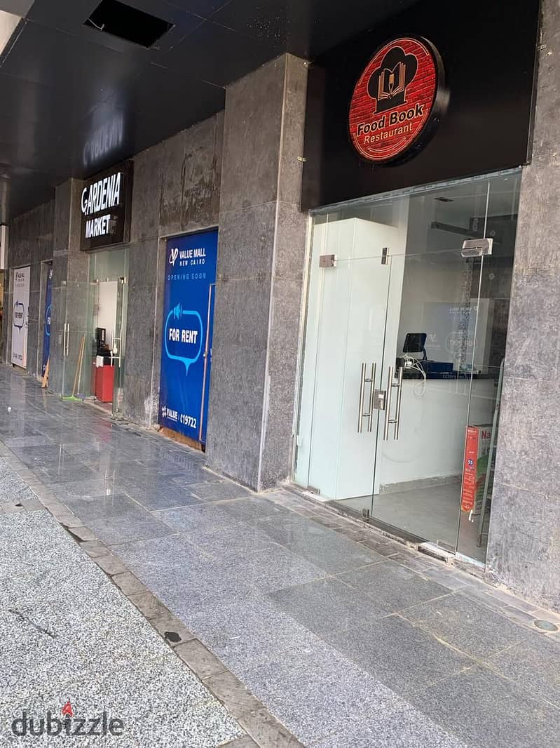 Shop for sale in Fifth Settlement, ground floor in the largest commercial mall in front of La Vista Compound, immediate receipt, installments 15