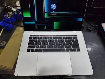 Apple Macbook pro 2017 15"