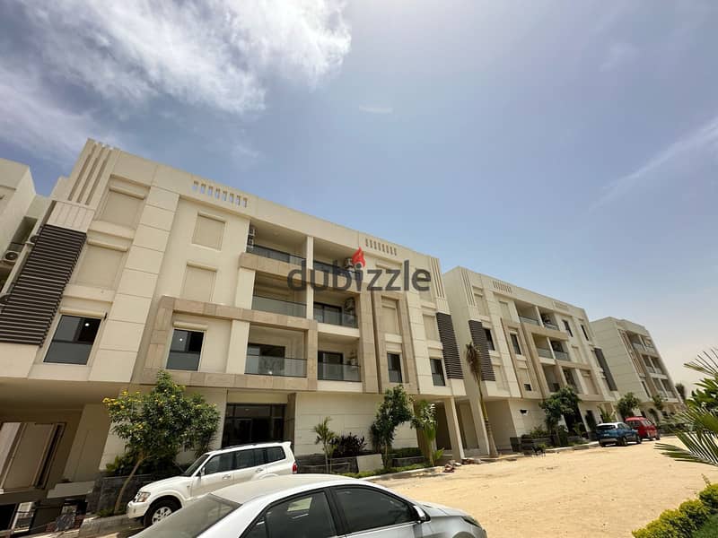 3 bedrooms, finished with kitchen, air conditioners, marble and garage, inside a hotel-managed compound from Concorde El Salam, the best management co 21