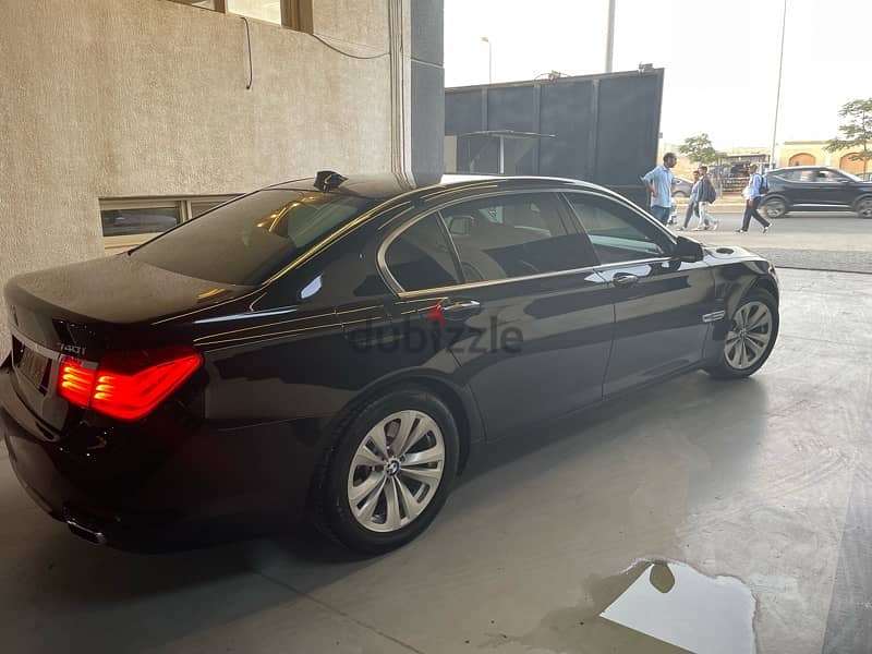 BMW 740 2010 1