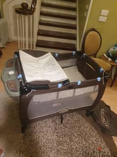 baby bed graco original v good condition. 0