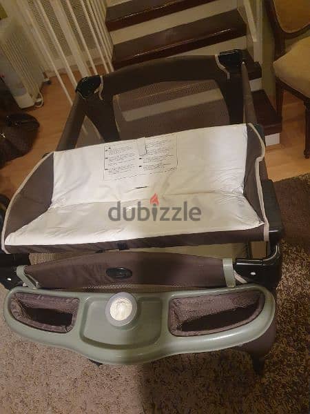 baby bed graco original v good condition. 5