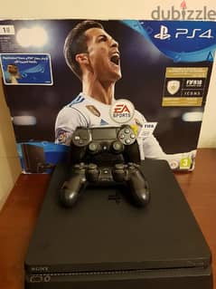 ps4 slim 1TB 2 original controllers like new